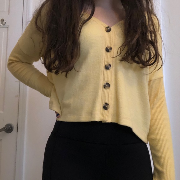 pastel yellow sweater abercrombie and fitch - Picture 2 of 3
